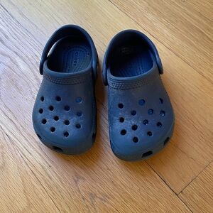 Toddler Crocs size 6